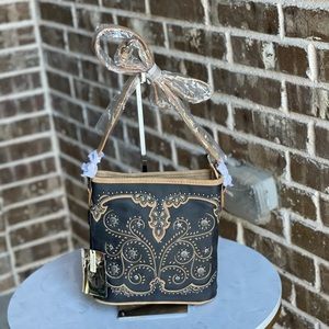 Montana West Concho Collection Crossbody NWT
